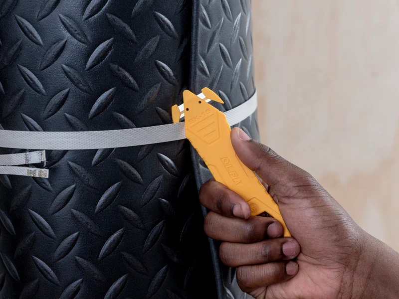 OLFA SK-14 Semi-Auto Stainless Steel Self-Retracting Safety Knife (copy)