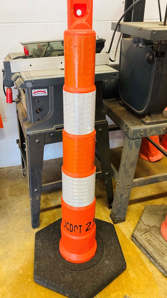 NAVICADE™ 42" Channelizer, Orange, 6" Diamond Grade Sheeting, MDOT